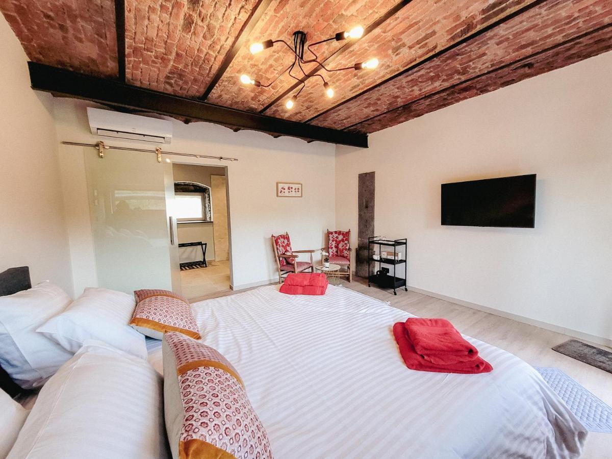 Au Bout De Mes Reves Bed & Breakfast Walcourt Bagian luar foto