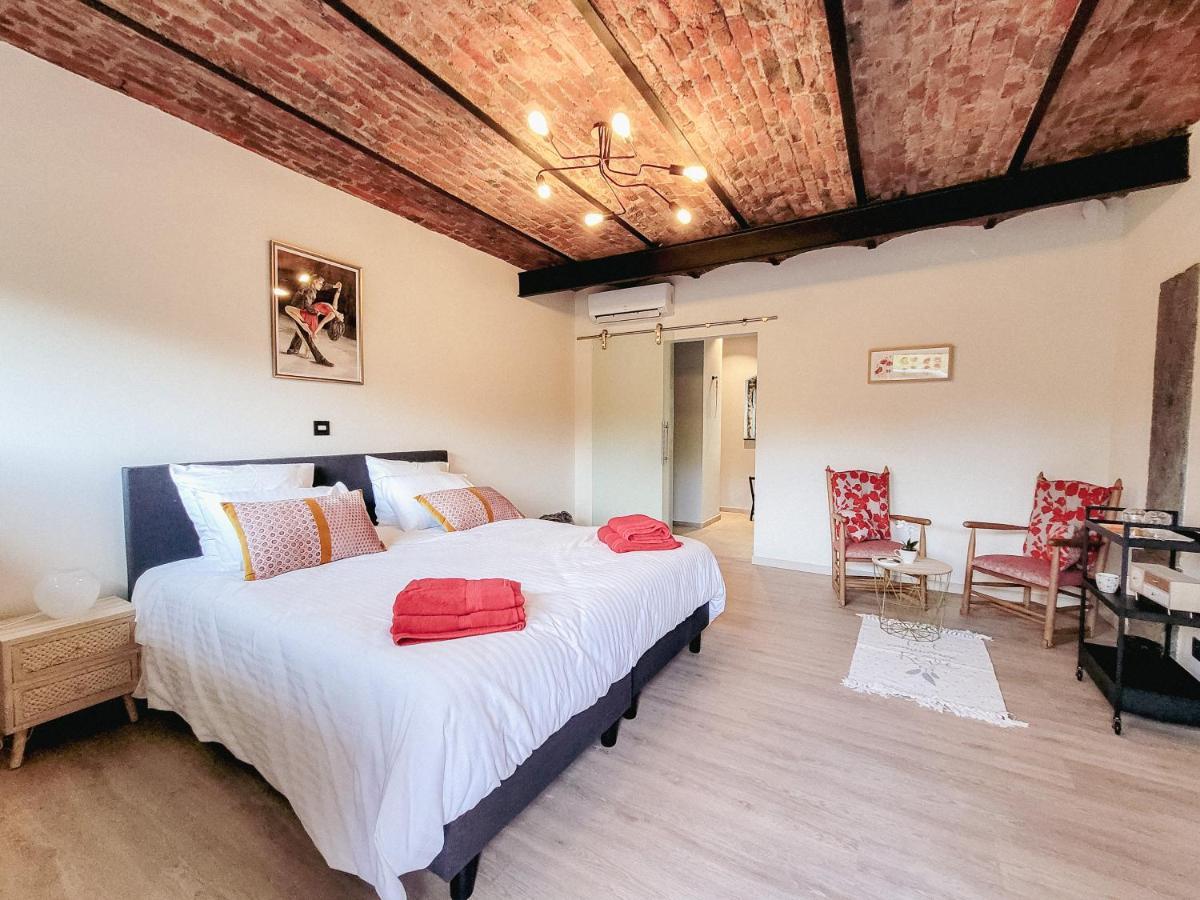Au Bout De Mes Reves Bed & Breakfast Walcourt Bagian luar foto