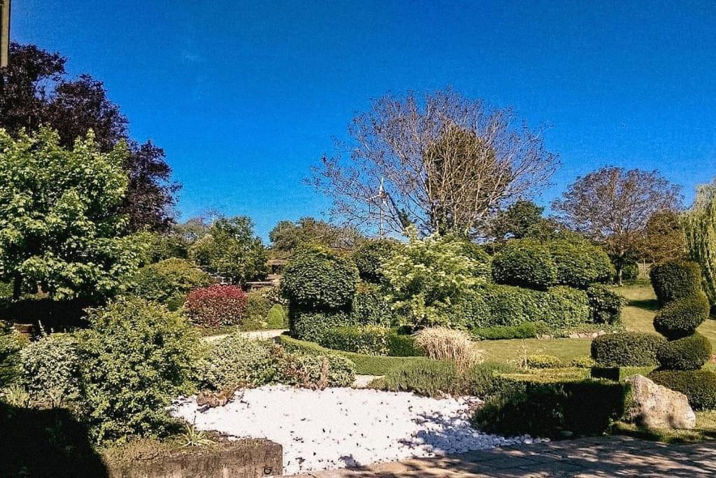 Au Bout De Mes Reves Bed & Breakfast Walcourt Bagian luar foto