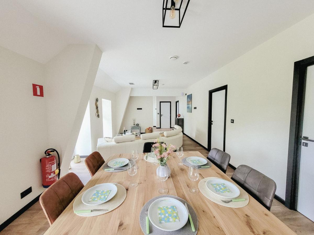 Au Bout De Mes Reves Bed & Breakfast Walcourt Bagian luar foto