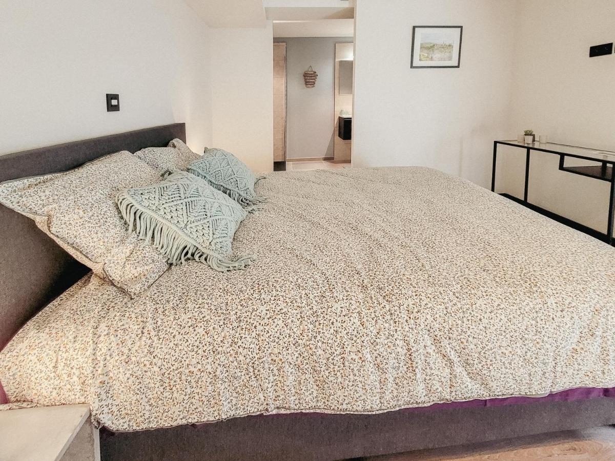 Au Bout De Mes Reves Bed & Breakfast Walcourt Bagian luar foto