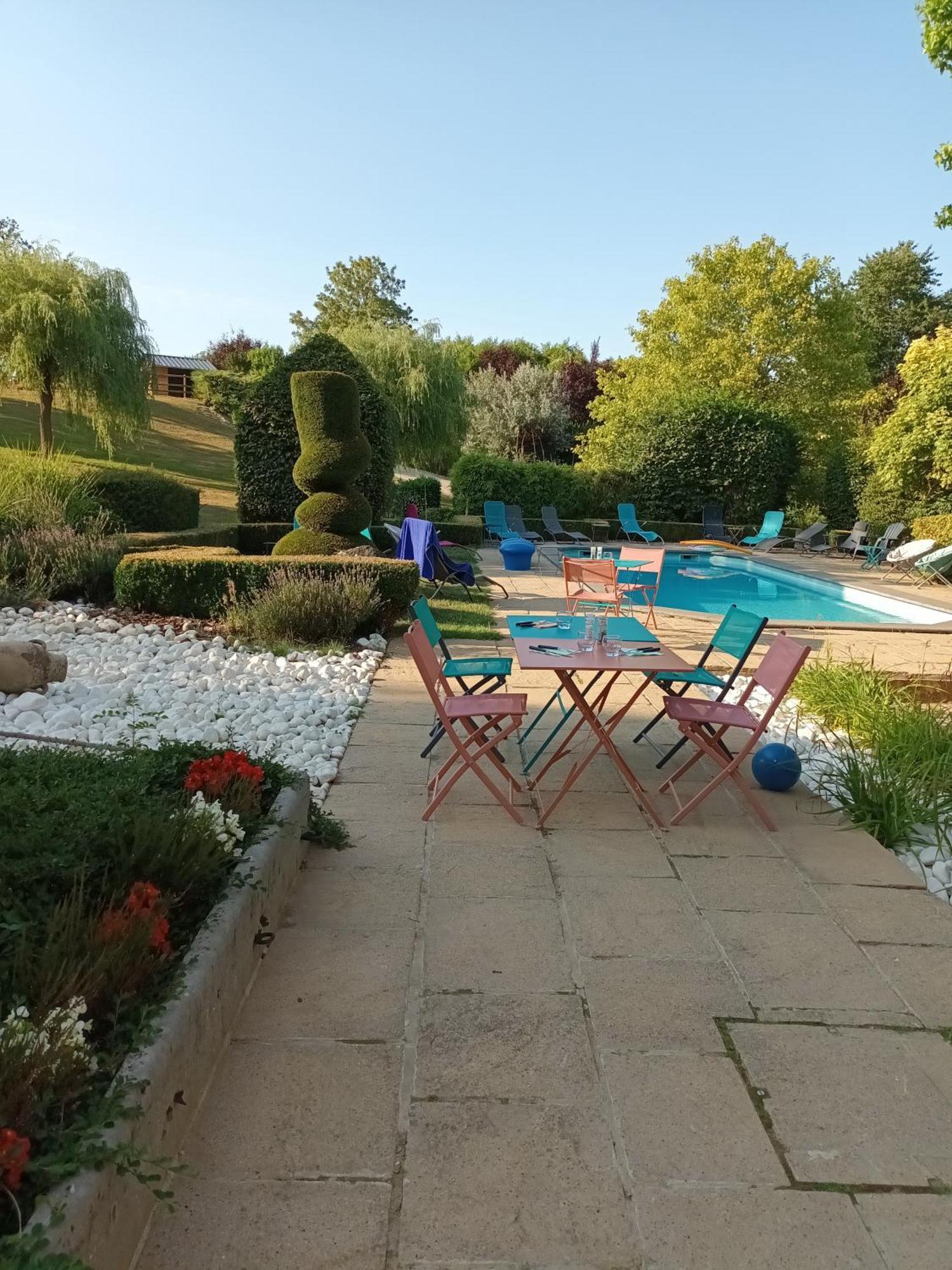Au Bout De Mes Reves Bed & Breakfast Walcourt Bagian luar foto