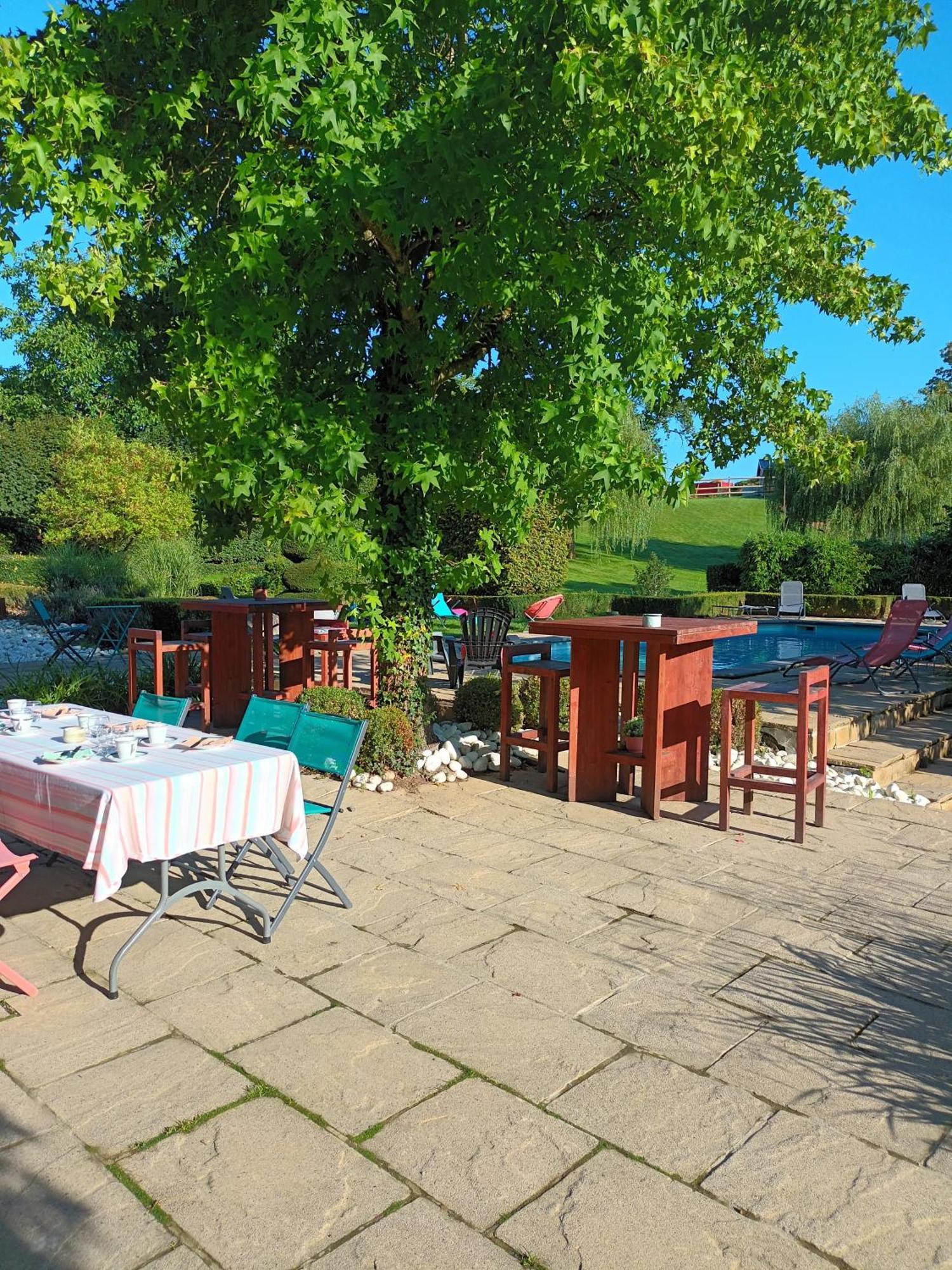 Au Bout De Mes Reves Bed & Breakfast Walcourt Bagian luar foto