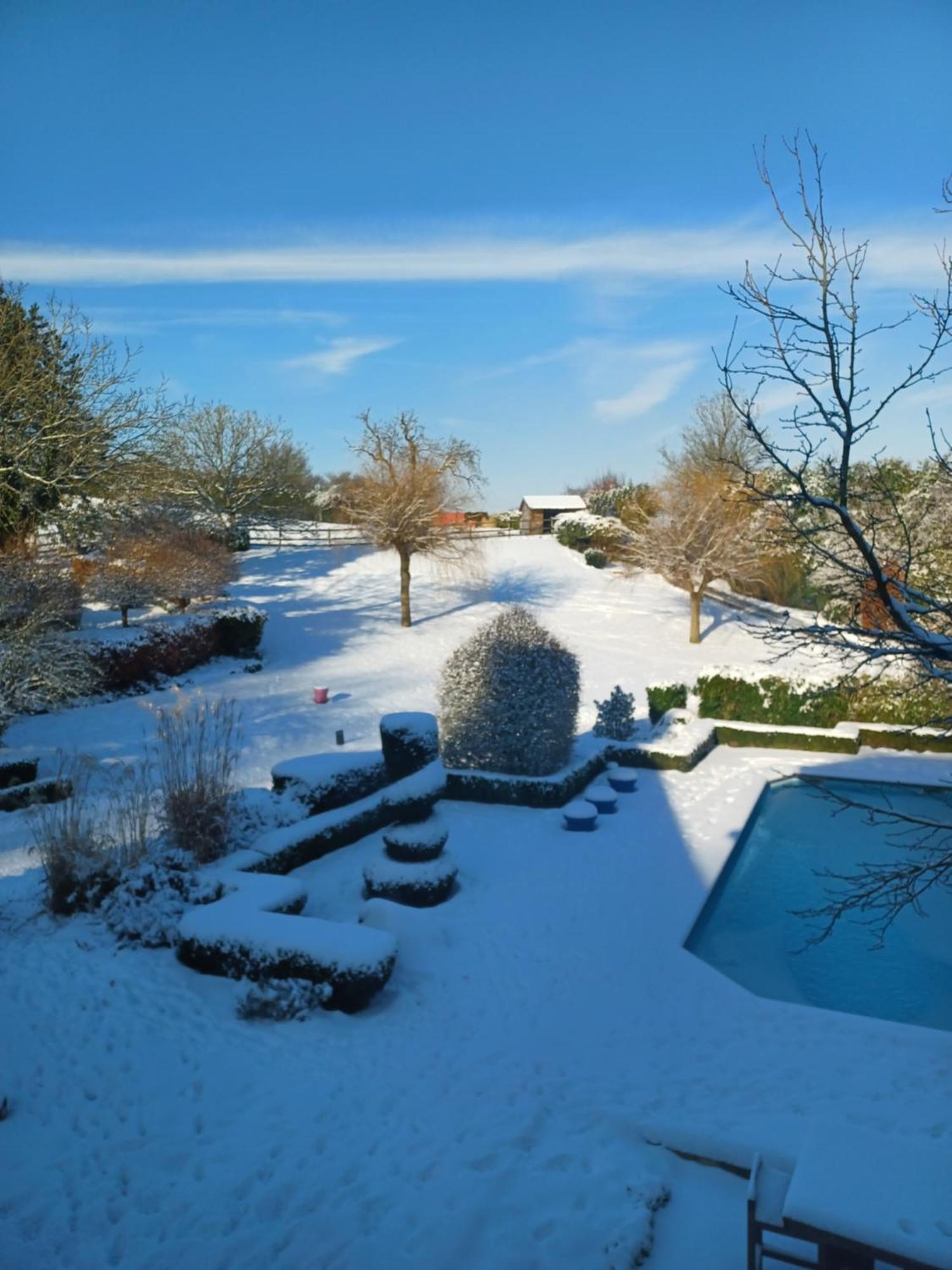 Au Bout De Mes Reves Bed & Breakfast Walcourt Bagian luar foto